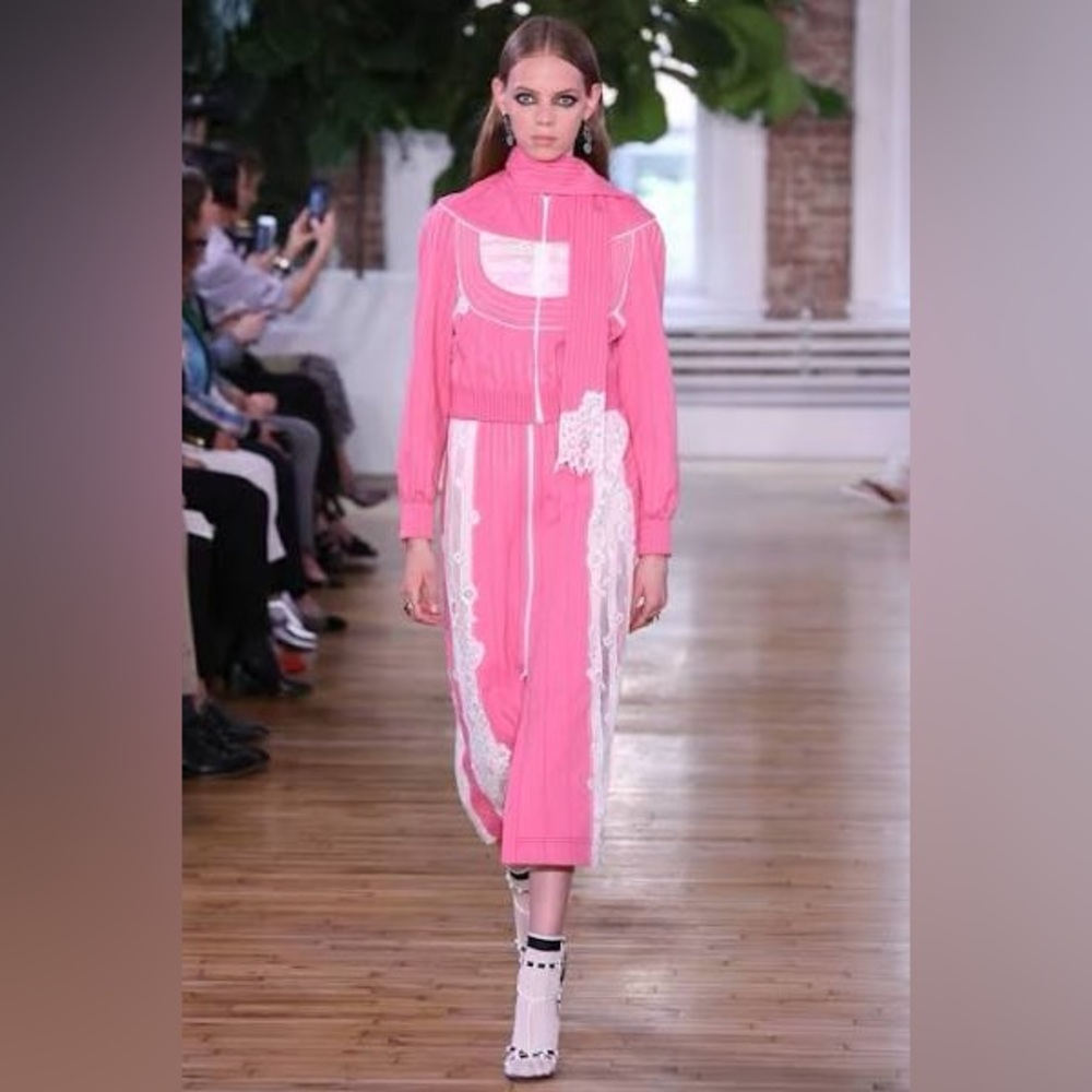 NWT Valentino
Lace Detail Scarf Collar Pink
Bomber Jacket Size 44, $2890!